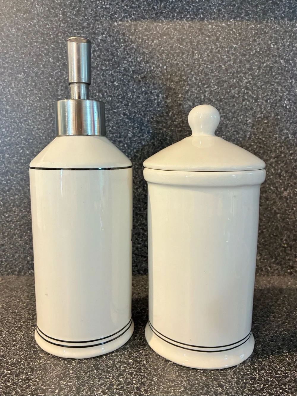 NWT La Maison des Perles Paris Rue de Lourmel Ceramic Bathroom Decor Containers